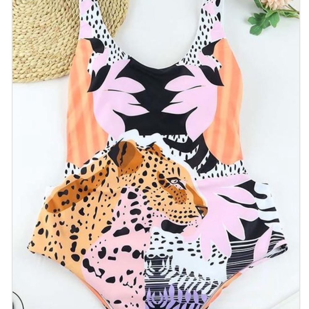 I left! NEW Backless Animal print monokini swimsuit - Picture 4 of 9